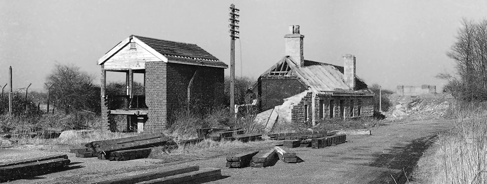 Brize Norton & Bampton Station 5 March 1978